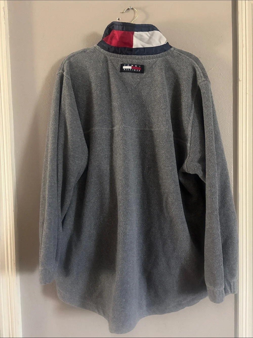 Vintage Tommy Hilfiger Men’s Gray Fleece Pullover